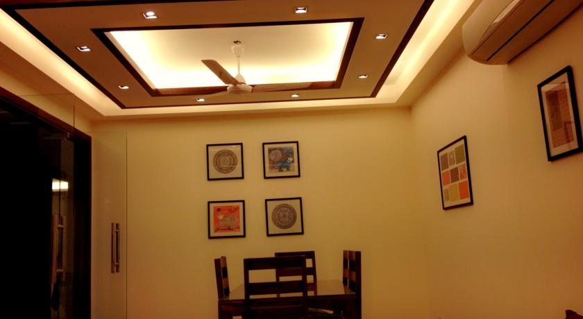 Woodpecker Service Apartments - Green Park New Delhi Room photo