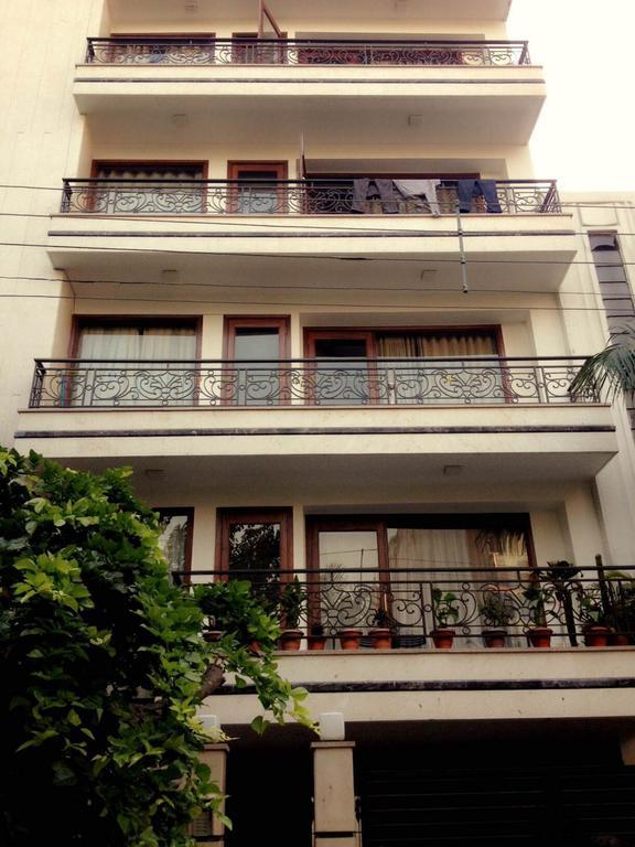 Woodpecker Service Apartments - Green Park New Delhi Room photo