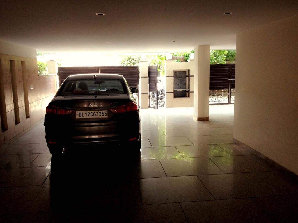 Woodpecker Service Apartments - Green Park New Delhi Room photo