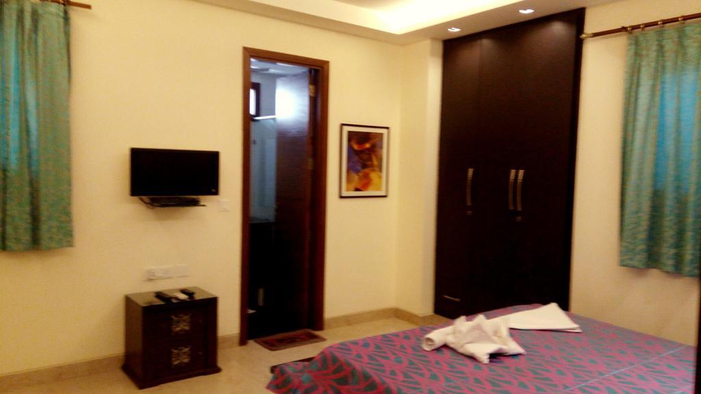 Woodpecker Service Apartments - Green Park New Delhi Exterior photo